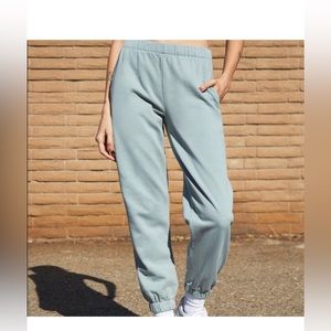 Brandy Melville- Rosa sweatpants in sage green